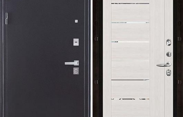 Дверь входная Колизей Плюс, цвет темное серебро антик, панель - light 2110 (зеркало) цвет капучино велюр Капучино велюр